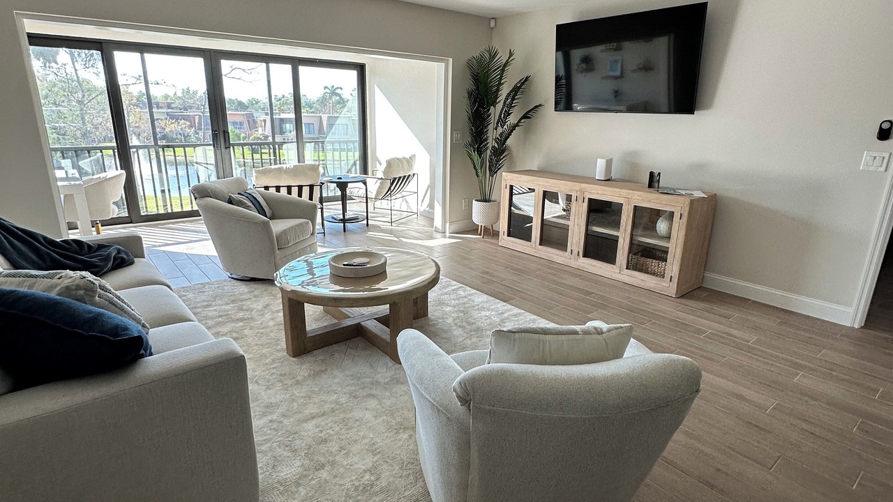 Photo of Livingroom in Central Naples