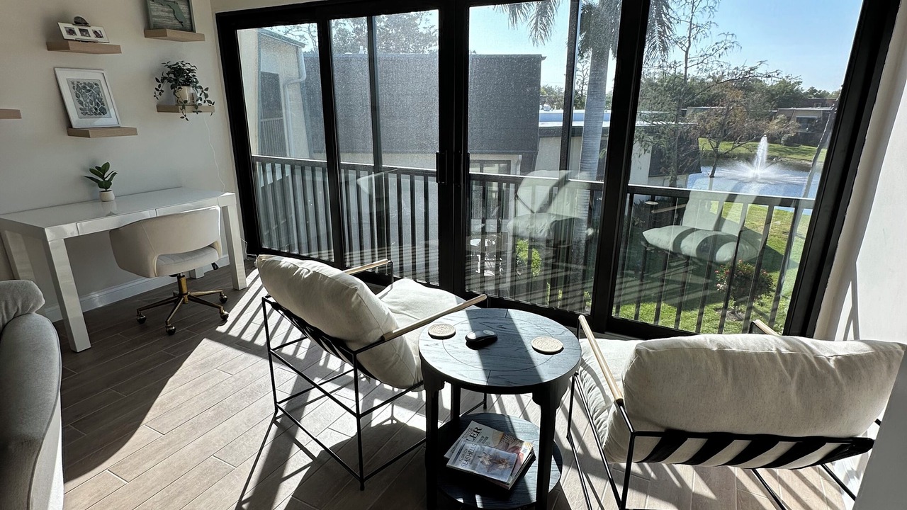 Photo of Livingroom in Central Naples