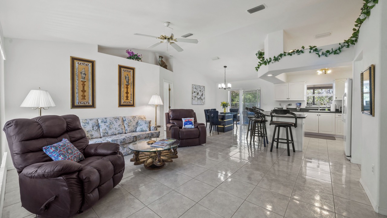 Photo of Livingroom in Sebring