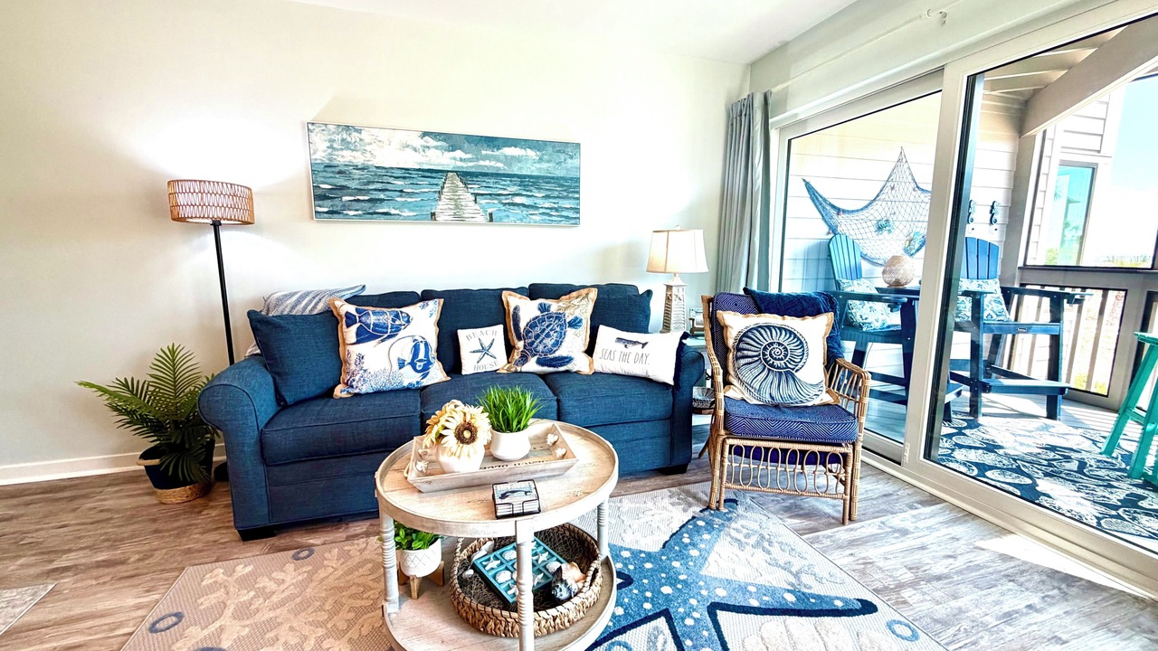 Photo of Livingroom in Oceanmarsh Subdivision