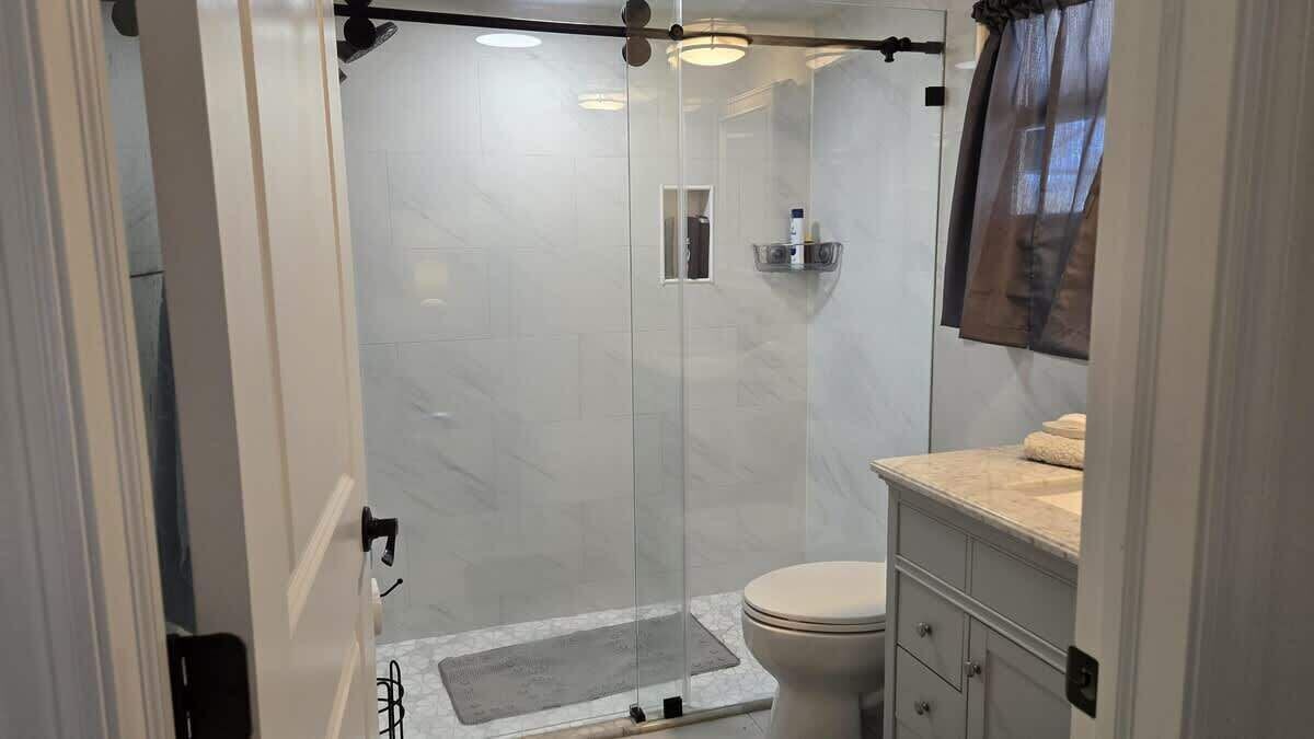 Photo of Bathroom in Laguna Shores