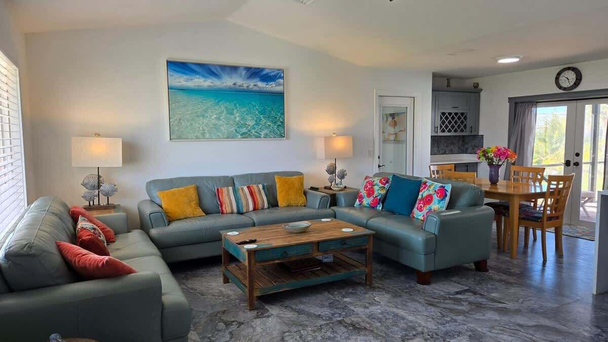 Photo of Livingroom in Laguna Shores