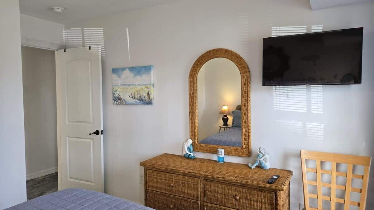 Photo of Bedroom in Laguna Shores