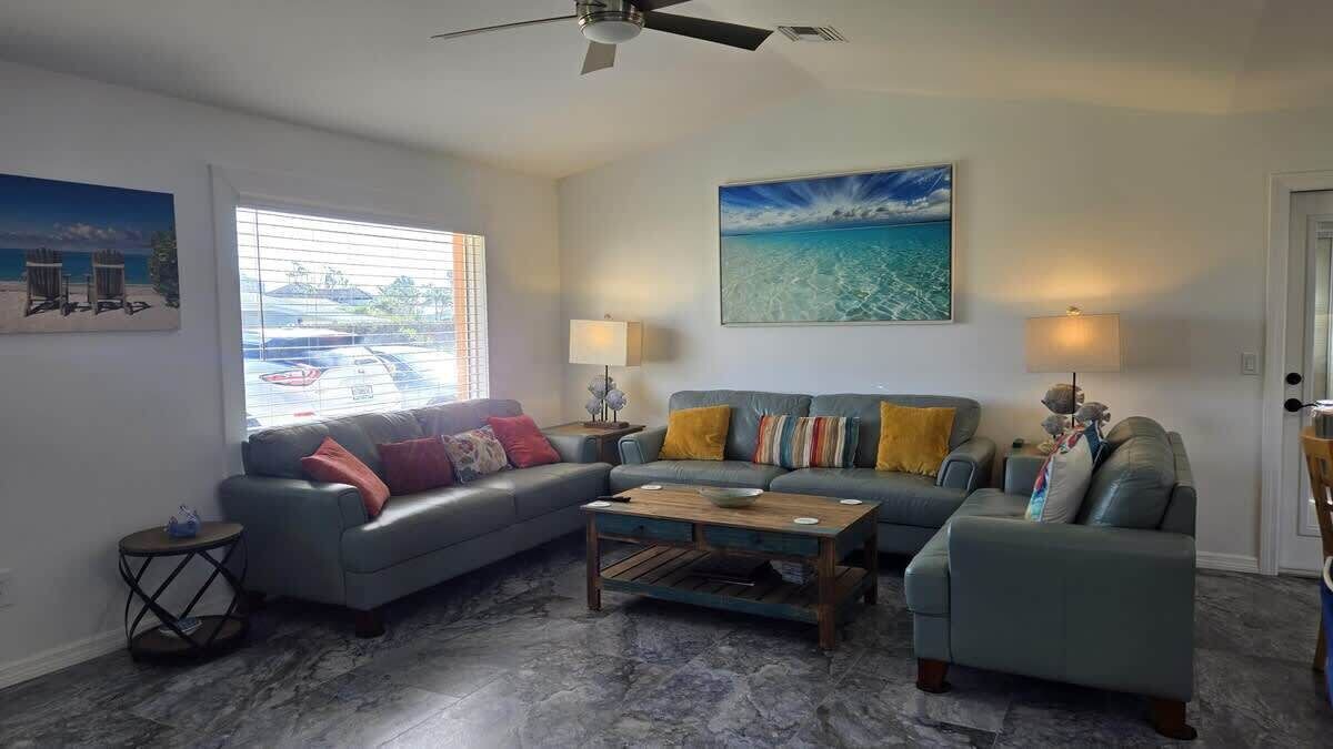 Photo of Livingroom in Laguna Shores