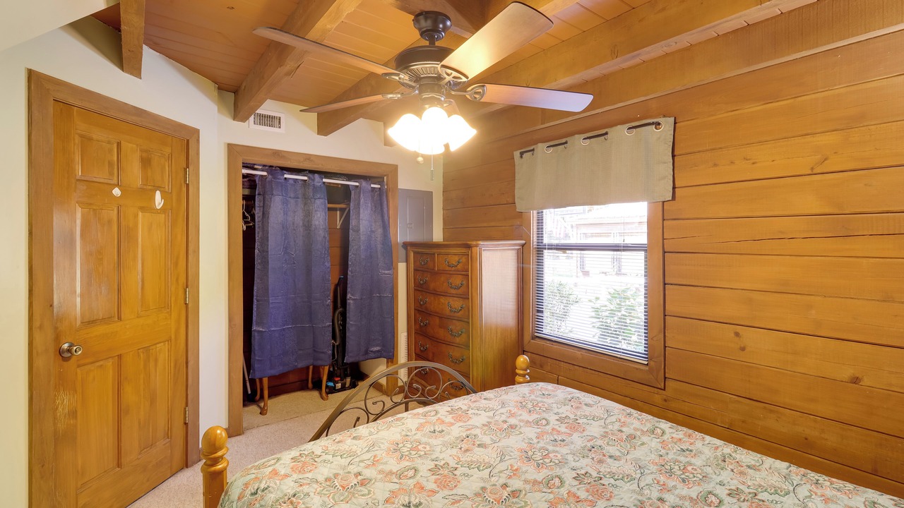 Photo of Bedroom in Okeechobee