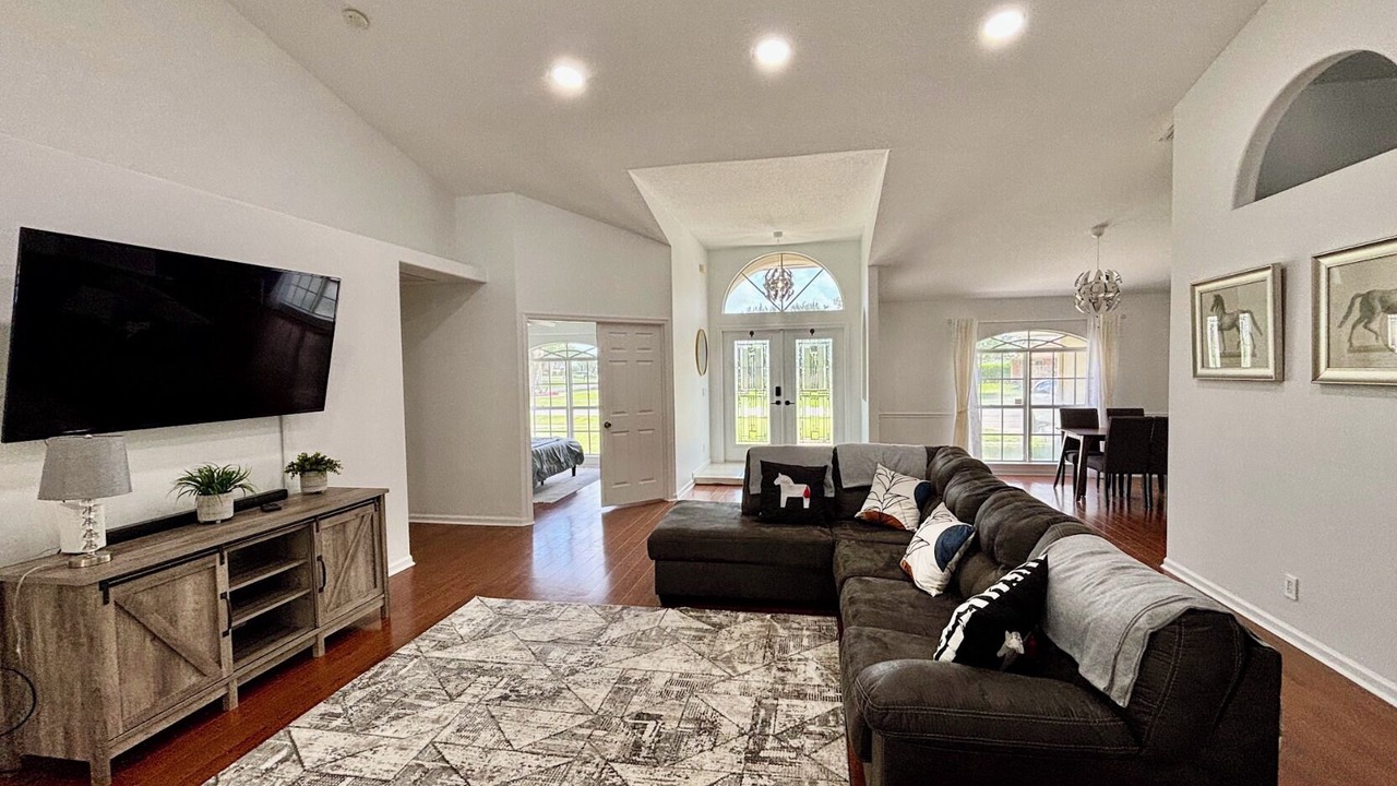 Photo of Bedroom in Equestrian Walk