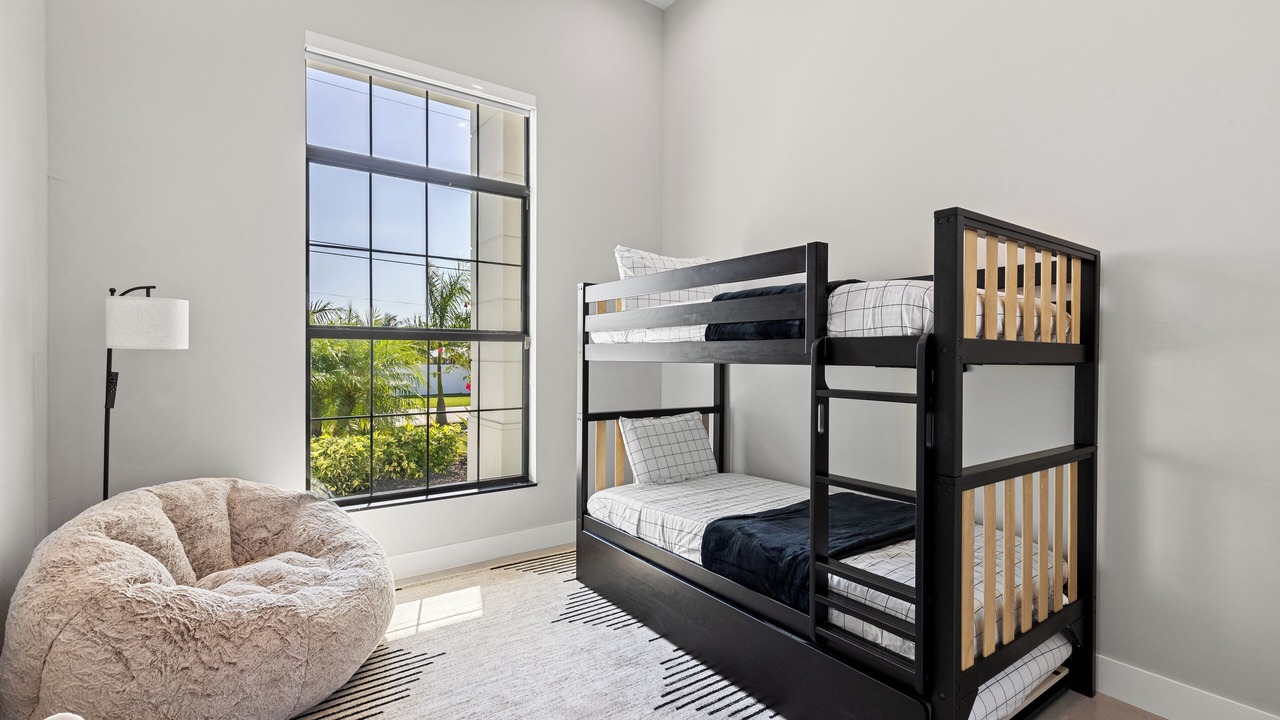 Photo of Bedroom in Cape Coral