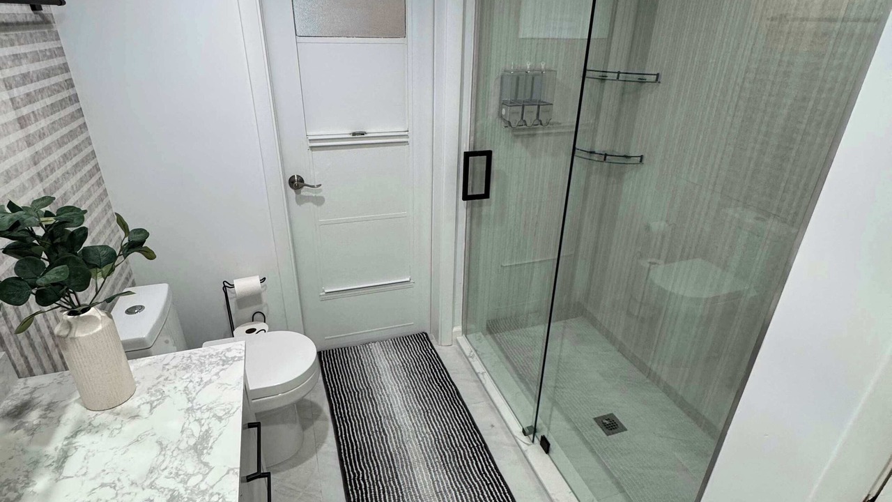 Photo of Bathroom in Caloosahatchee
