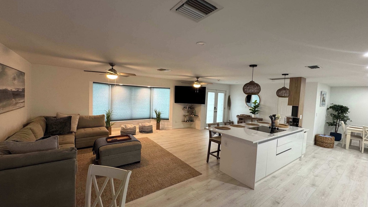 Photo of Livingroom in Caloosahatchee