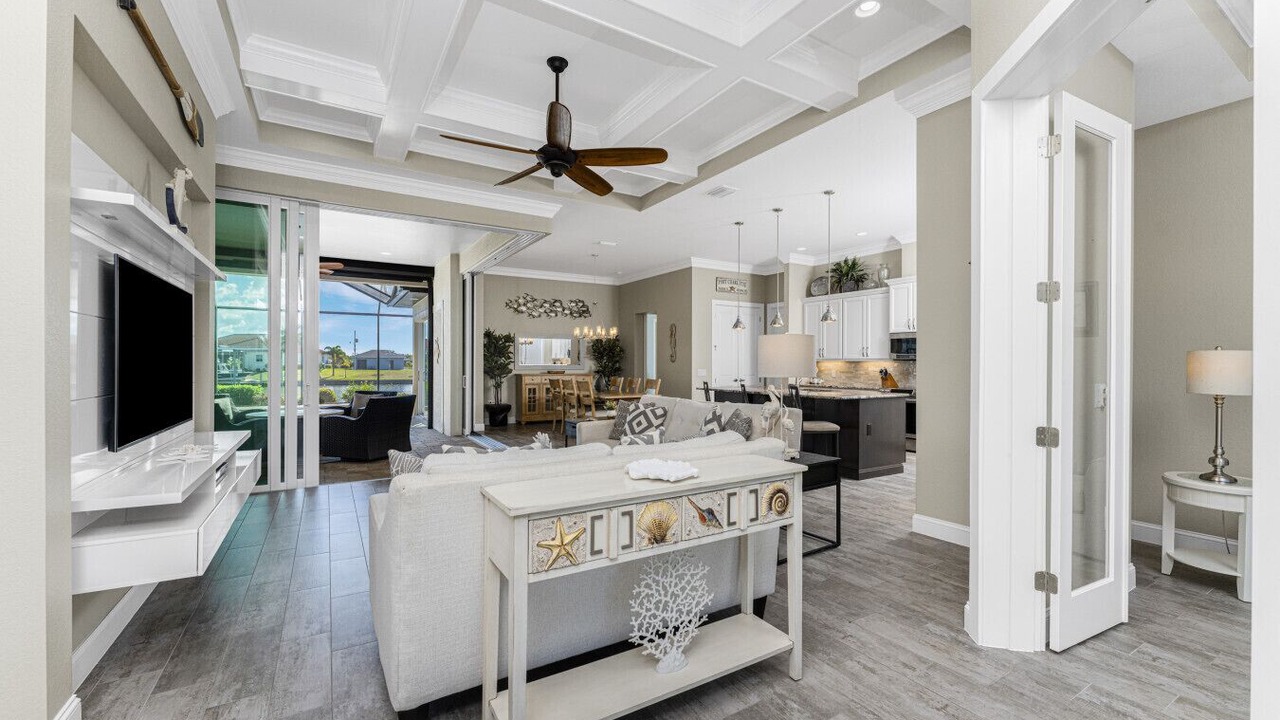 Photo of Livingroom in South Gulf Cove