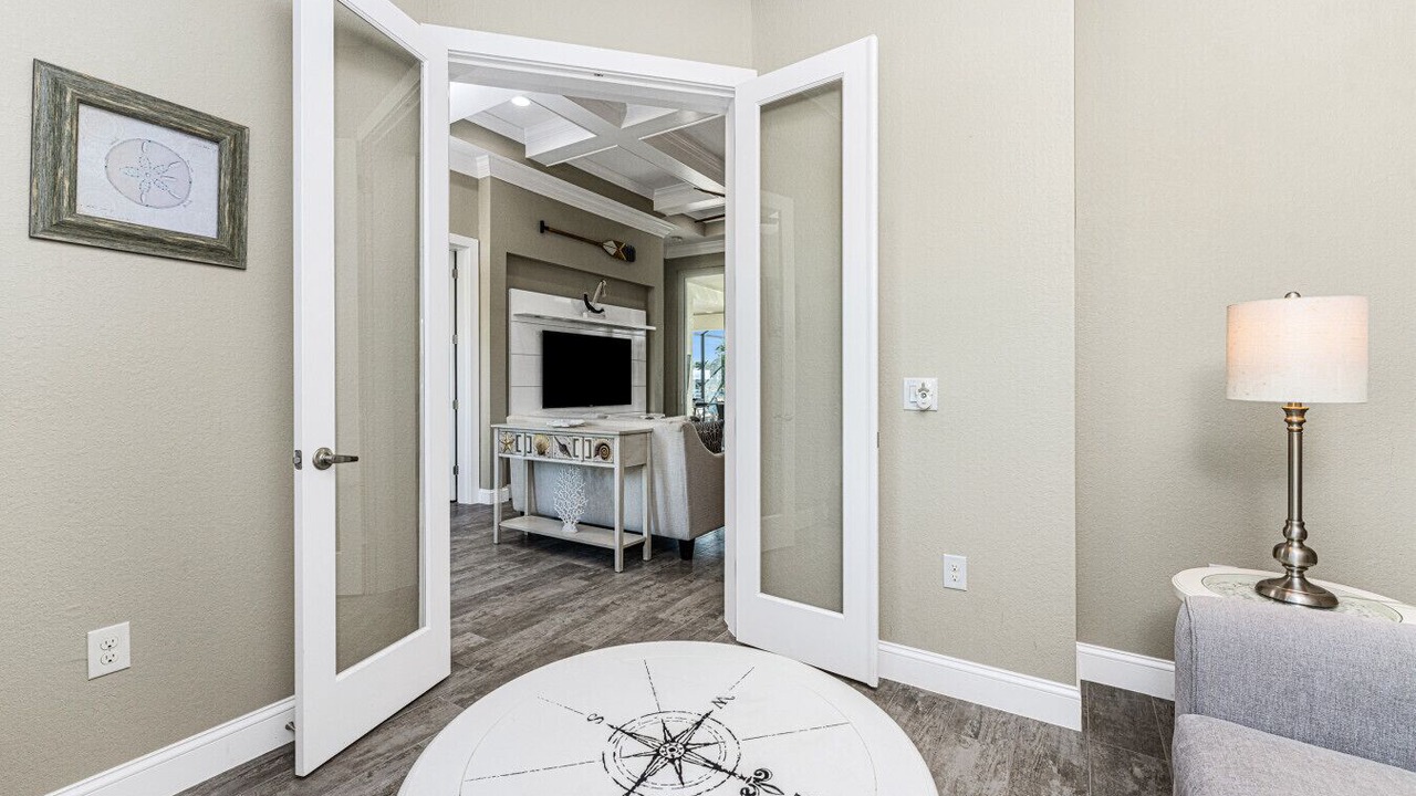 Photo of Livingroom in South Gulf Cove