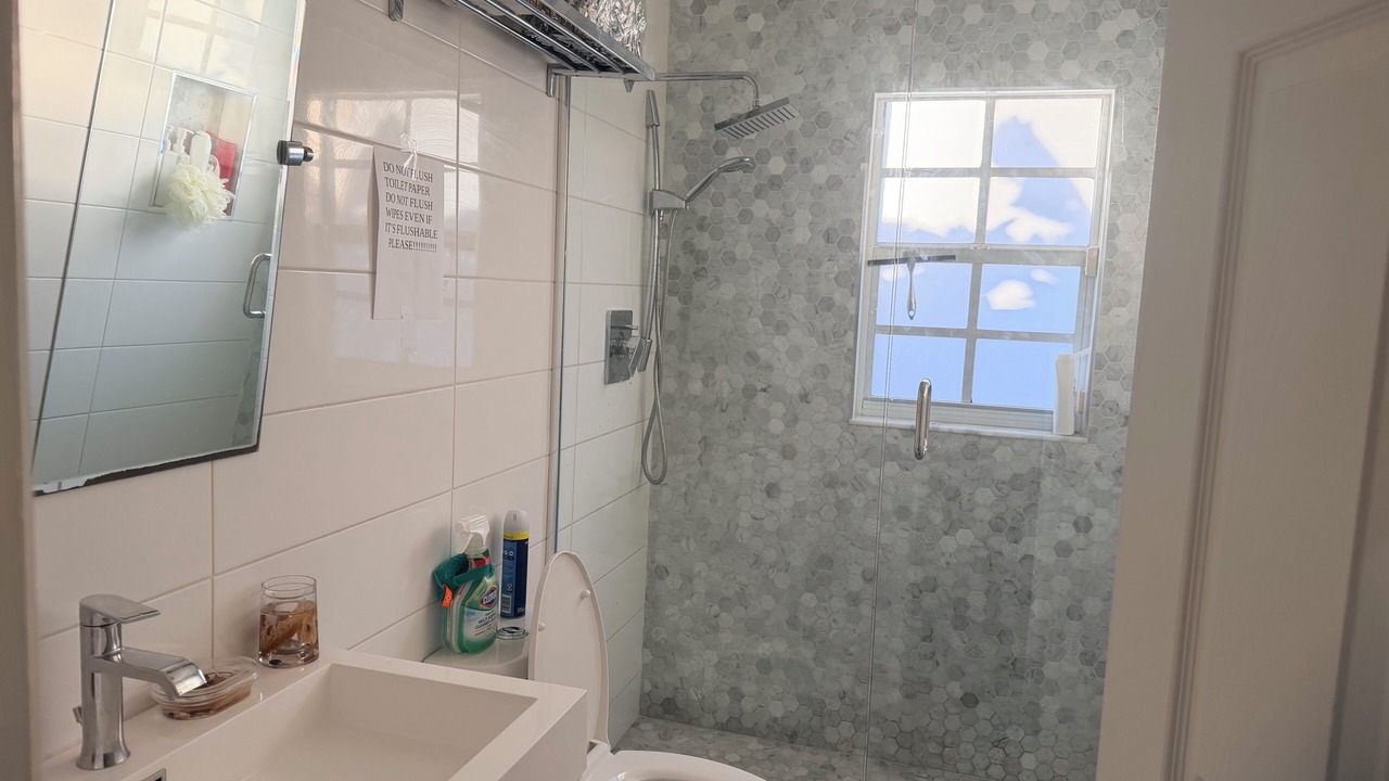 Photo of Bathroom in Golden Gate