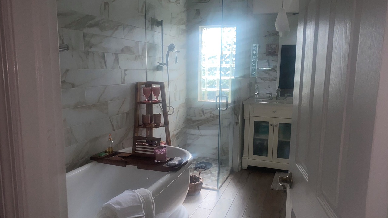 Photo of Bathroom in Golden Gate