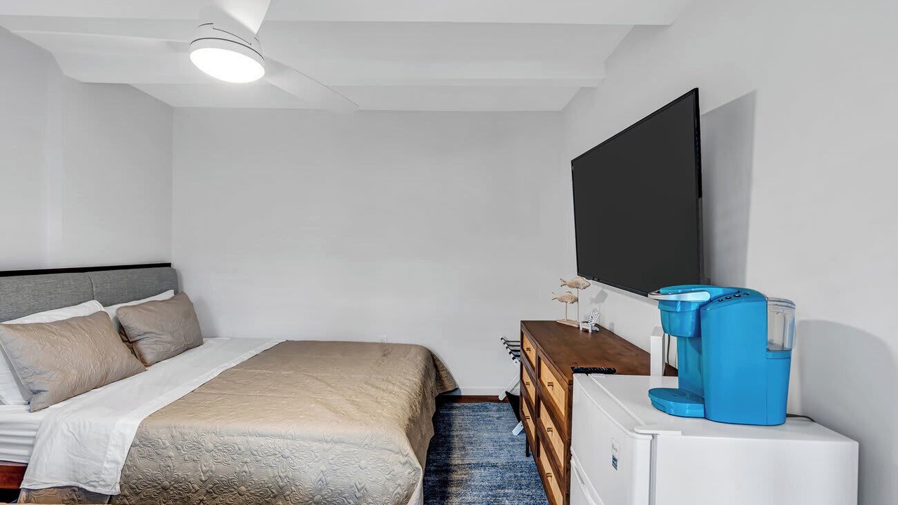 Photo of Bedroom in Wall