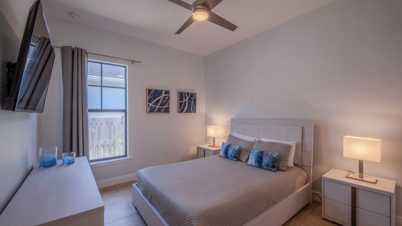 Photo of Bedroom in Naples Park