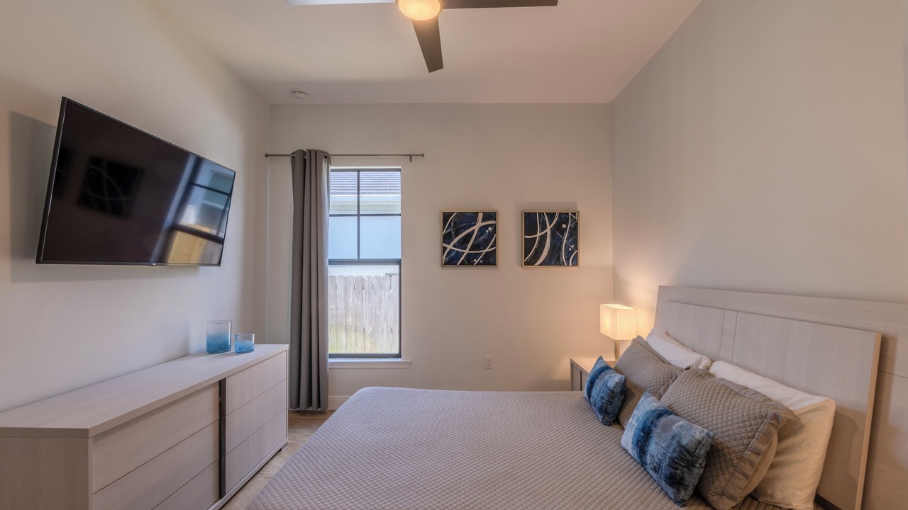 Photo of Bedroom in Naples Park