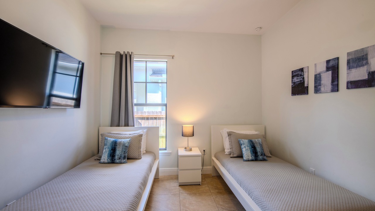 Photo of Bedroom in Naples Park