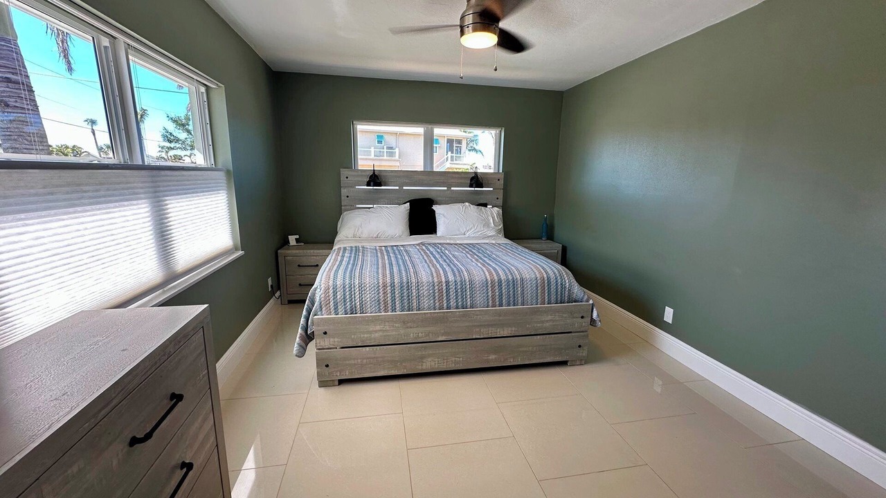 Photo of Bedroom in Laguna Shores