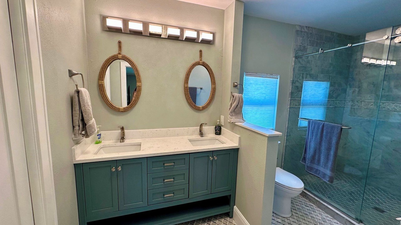 Photo of Bathroom in Laguna Shores