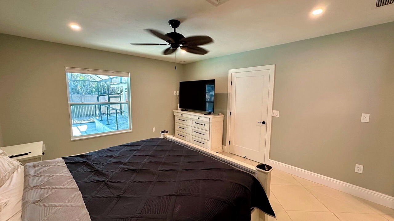 Photo of Bedroom in Laguna Shores