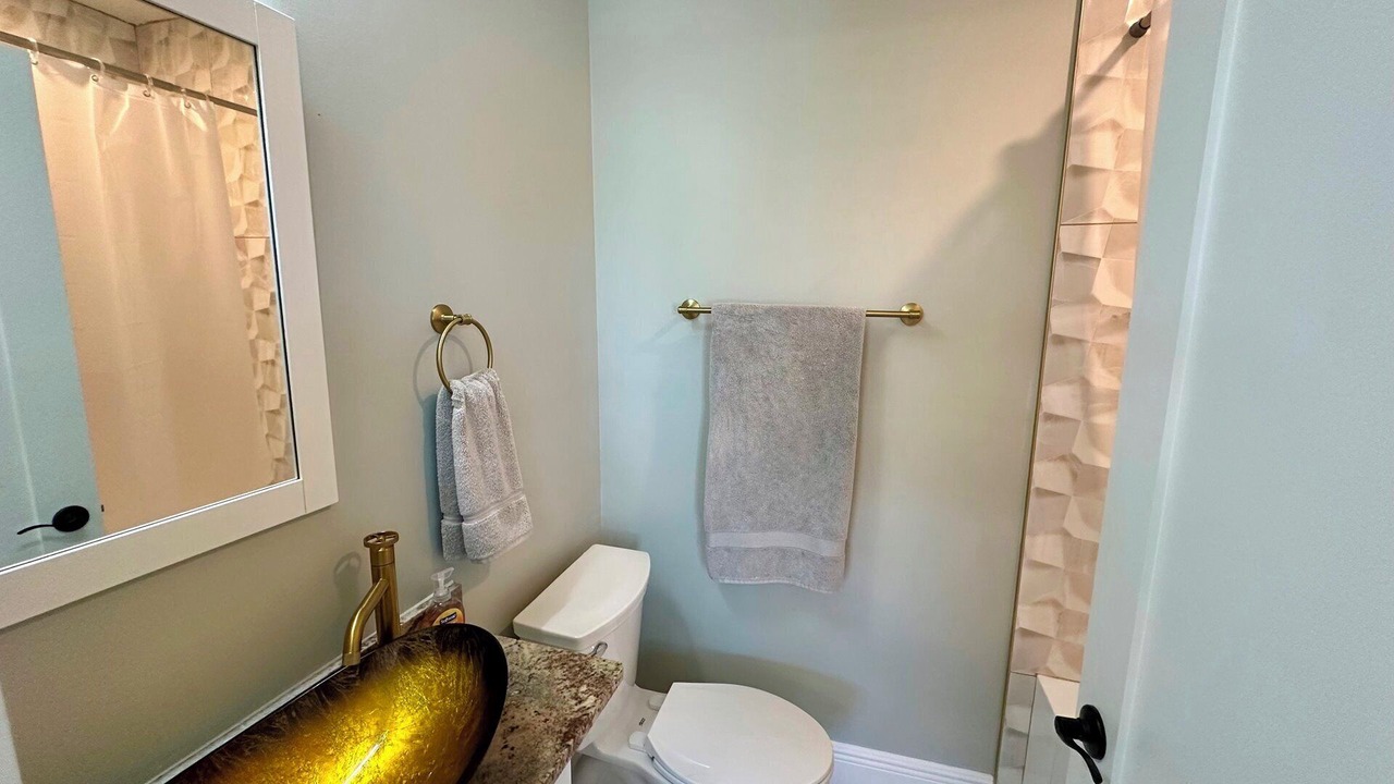 Photo of Bathroom in Laguna Shores