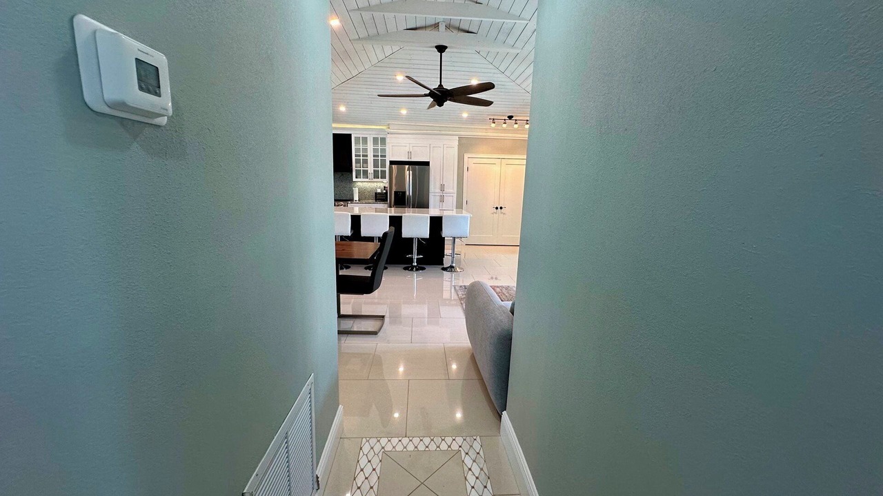 Photo of Livingroom in Laguna Shores