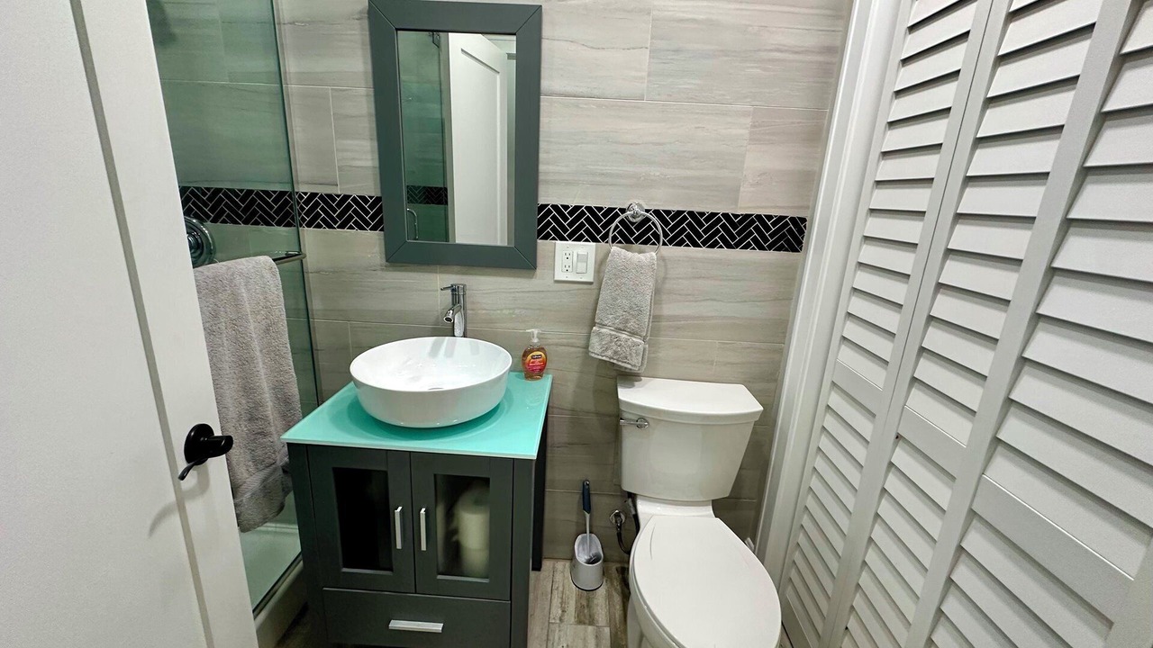 Photo of Bathroom in Laguna Shores