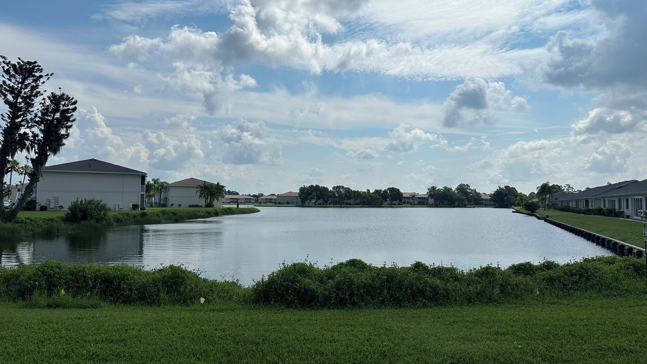 Photo of Others in Lake Suzy