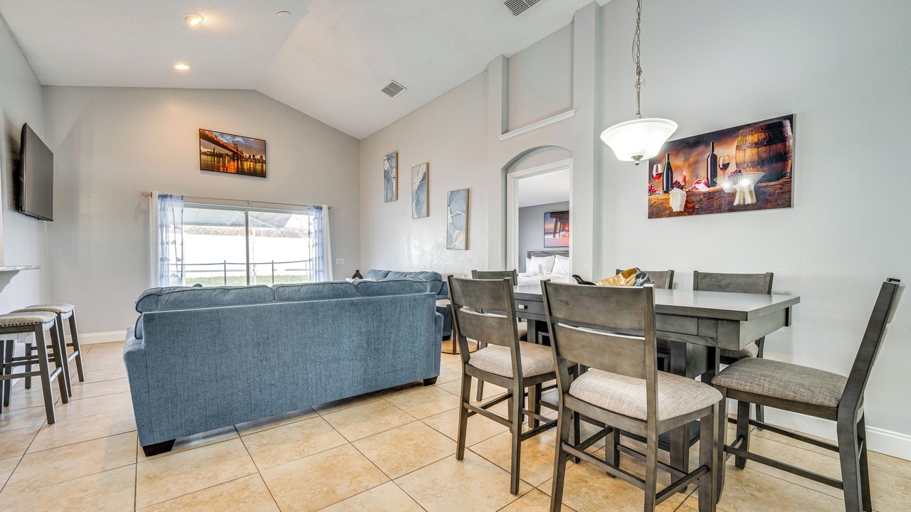 Photo of Livingroom in Eagle Pointe South