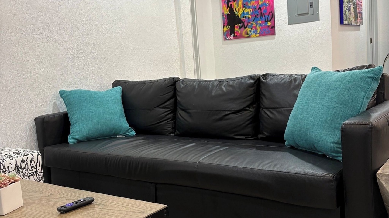 Photo of Livingroom in Historic Uptown