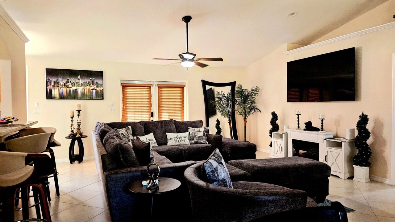 Photo of Livingroom in Sylvan Shores