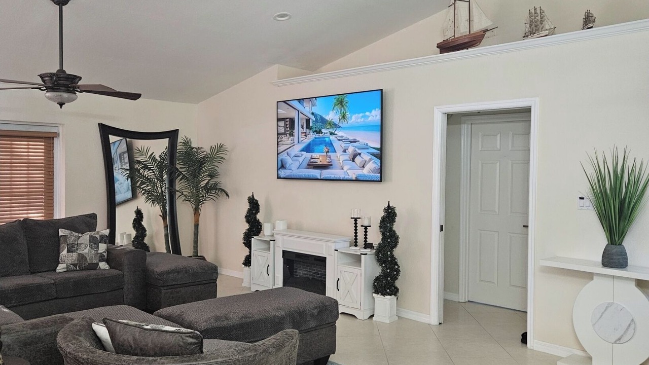 Photo of Livingroom in Sylvan Shores