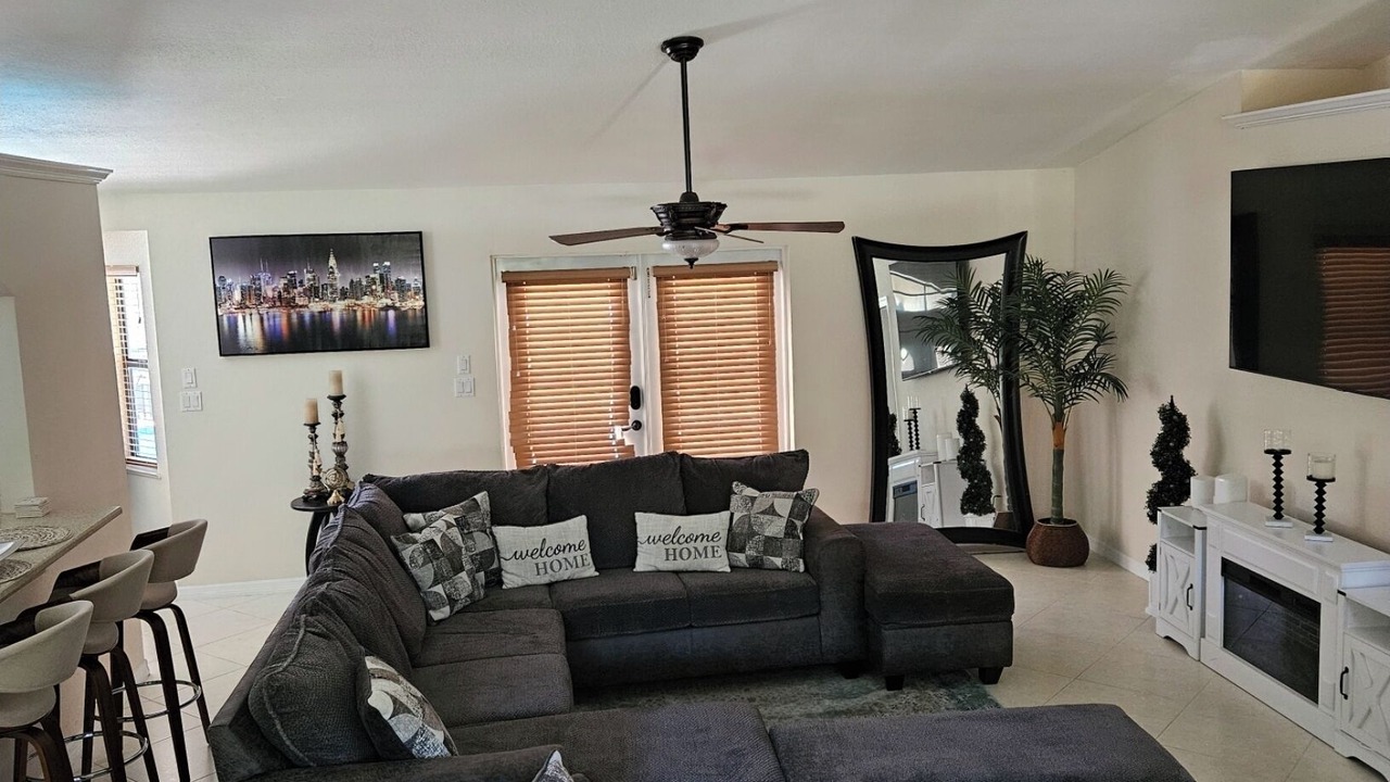 Photo of Livingroom in Sylvan Shores