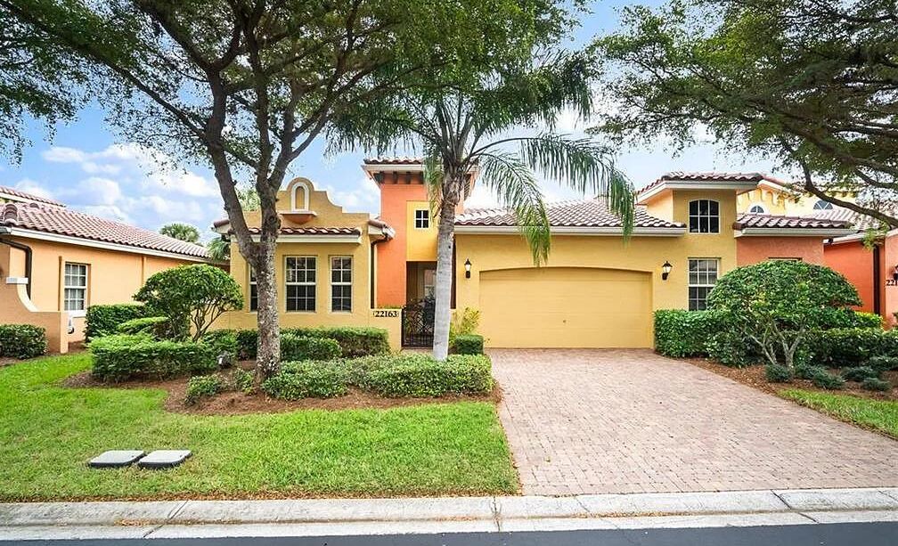 Photo of Outdoor in Estero