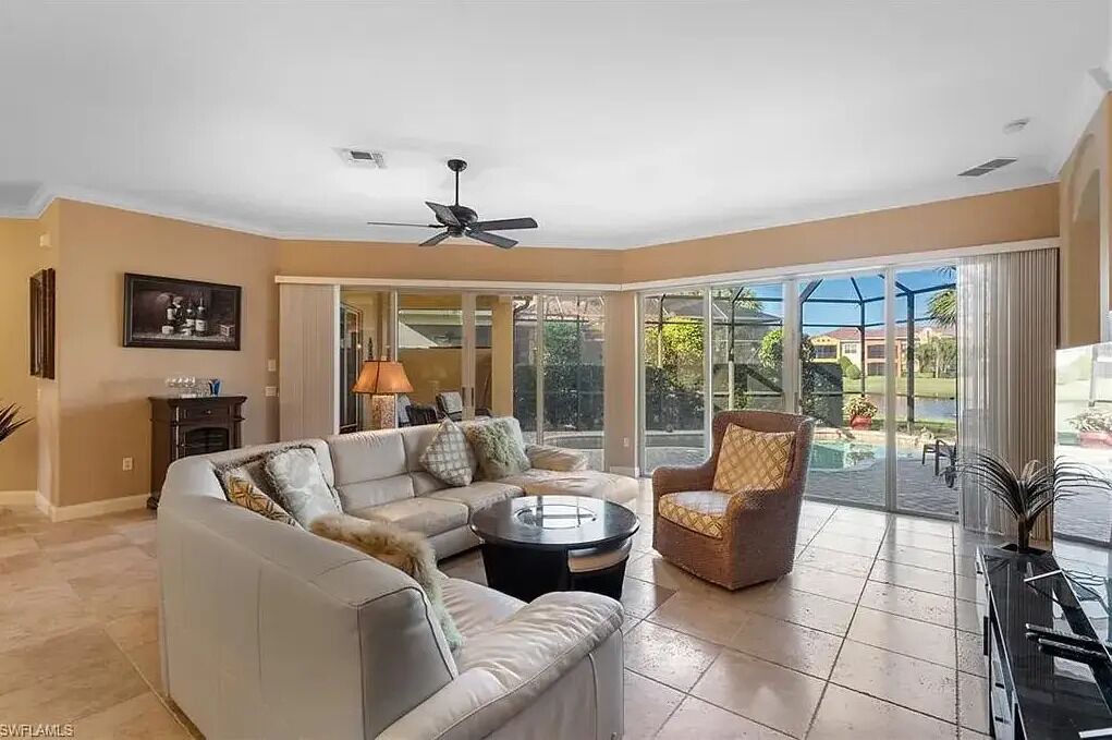 Photo of Livingroom in Estero