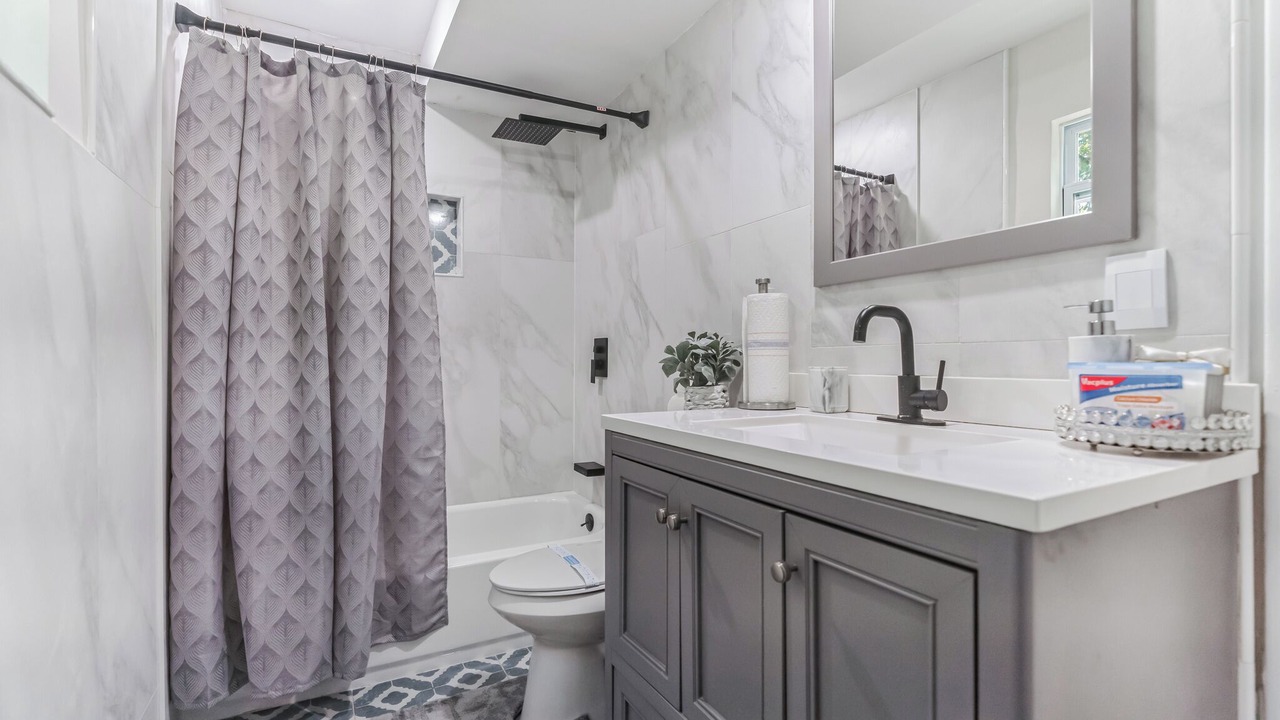 Photo of Bathroom in Loxahatchee Groves