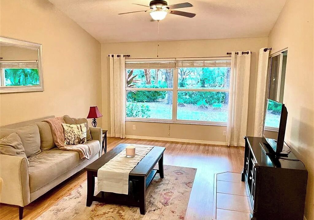 Photo of Livingroom in Fountain Lakes