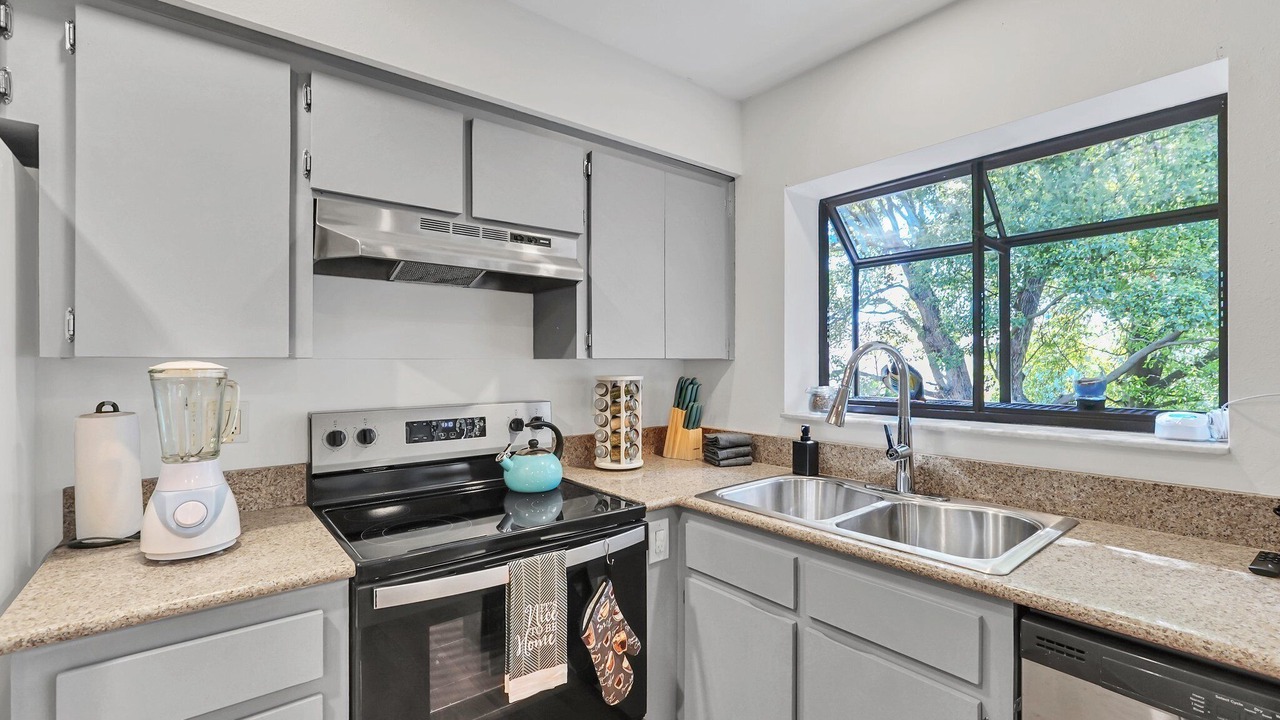 Photo of Kitchen in Cypress Gardens