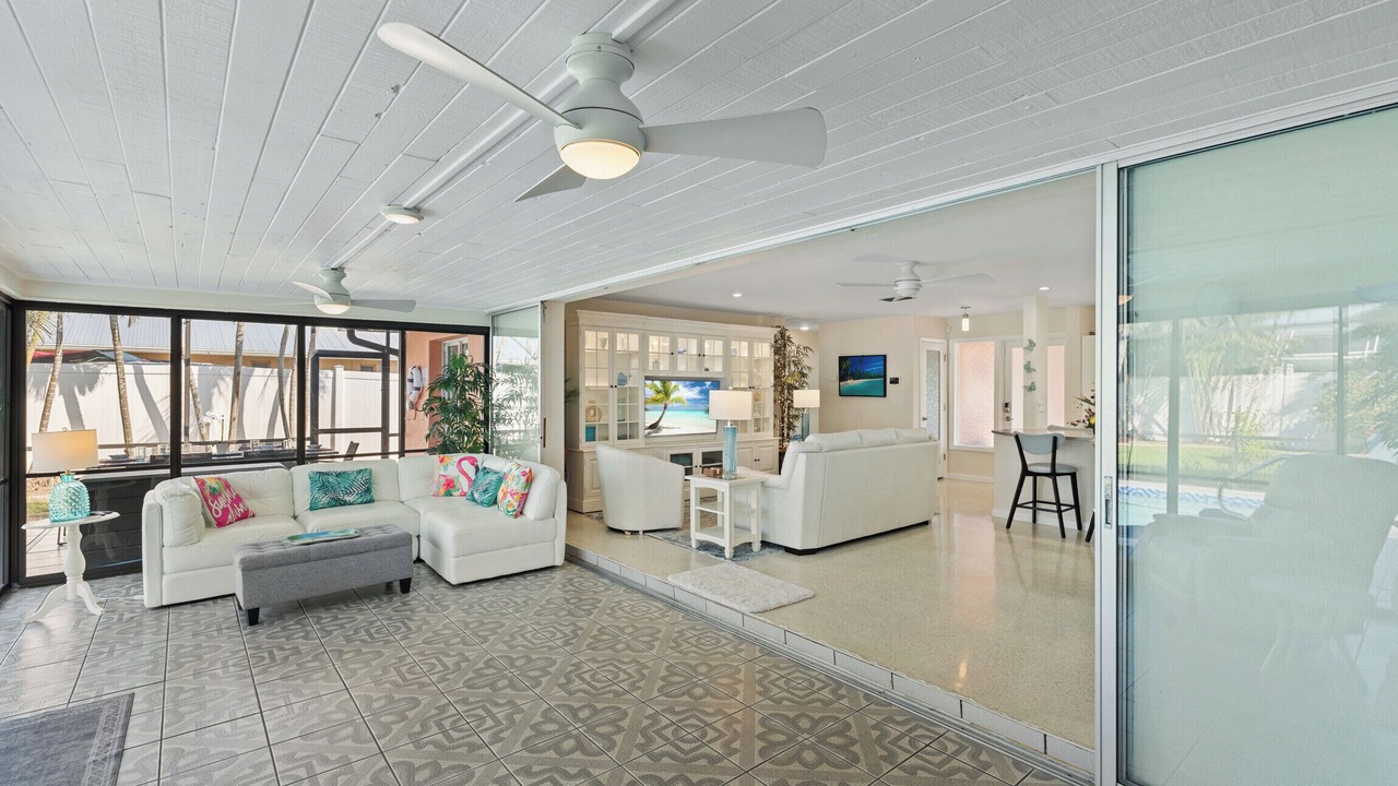 Photo of Livingroom in Caloosahatchee