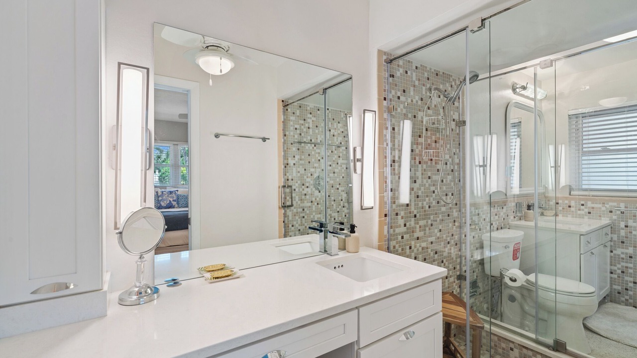 Photo of Bathroom in Caloosahatchee