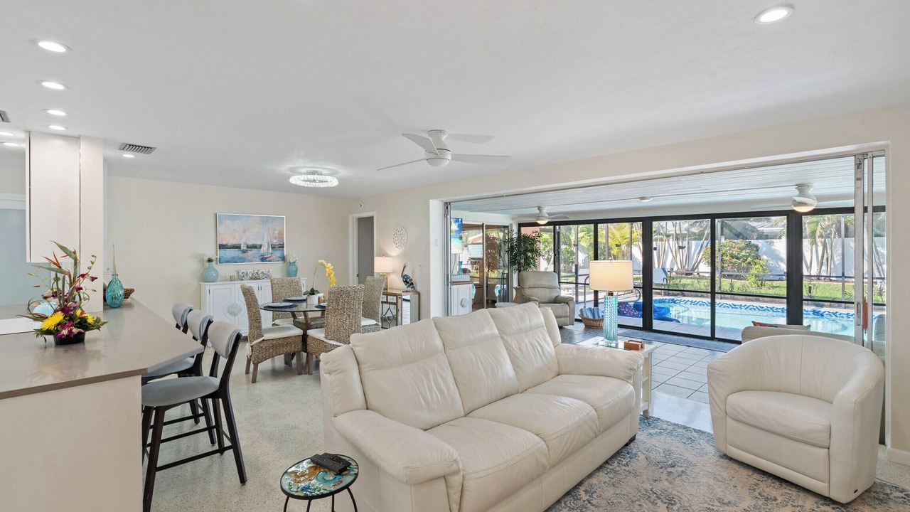 Photo of Livingroom in Caloosahatchee