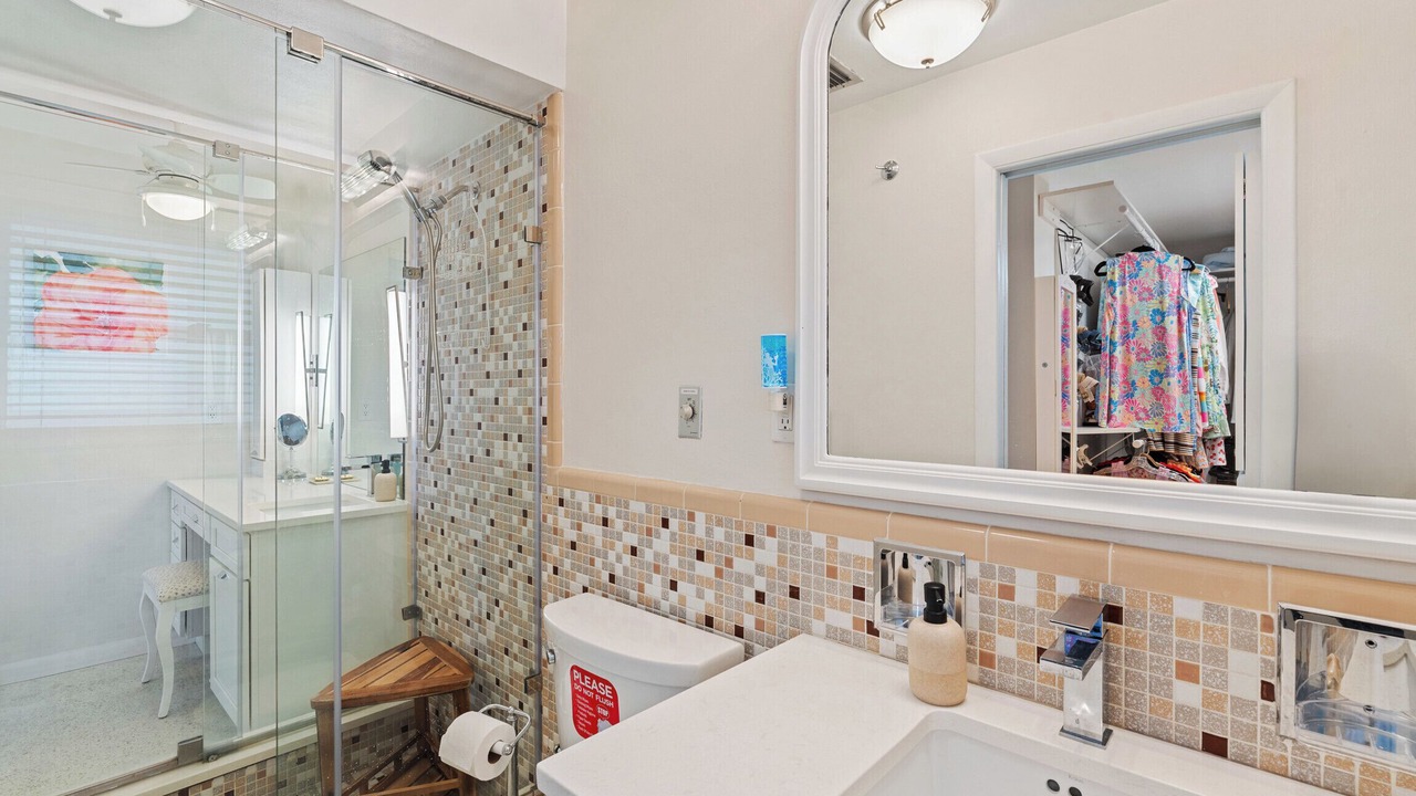 Photo of Bathroom in Caloosahatchee