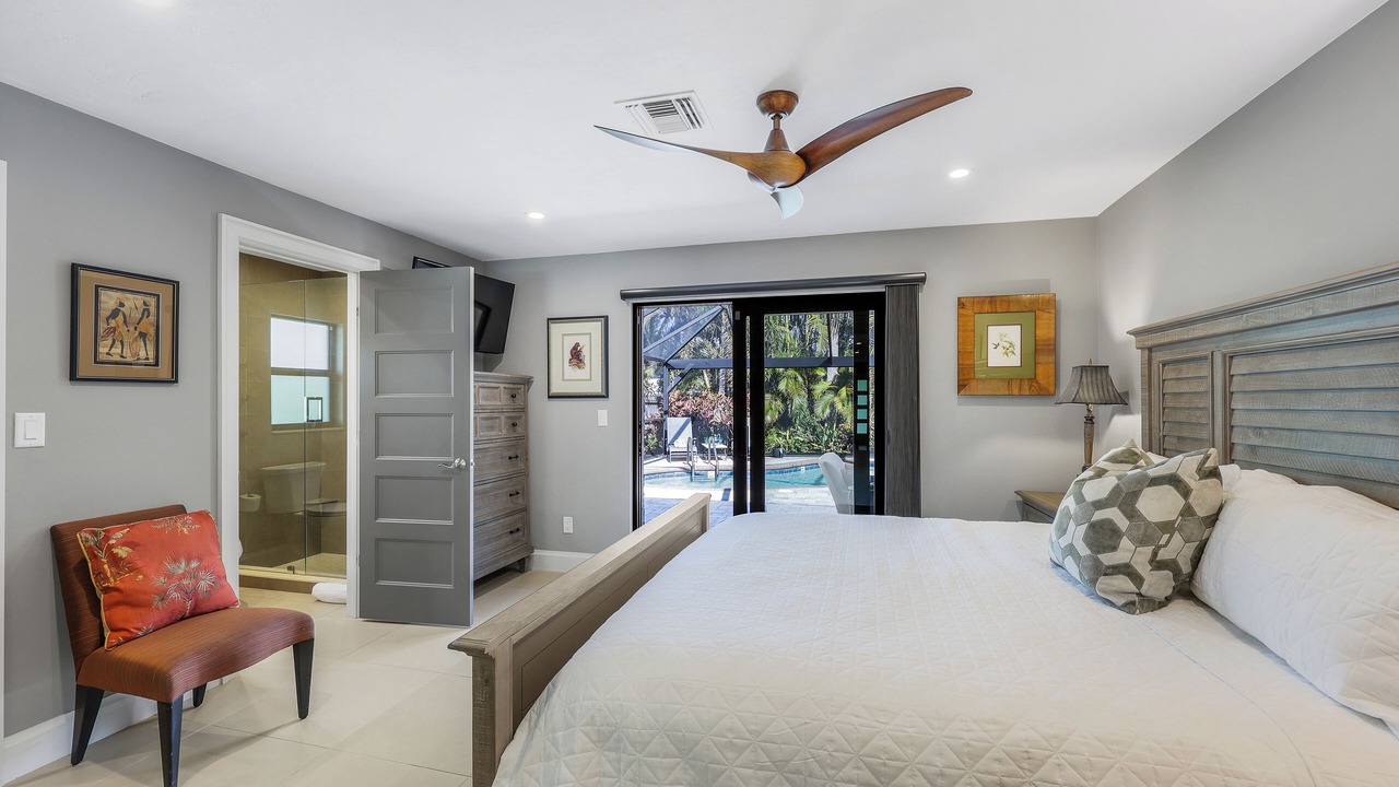 Photo of Bedroom in Naples Park