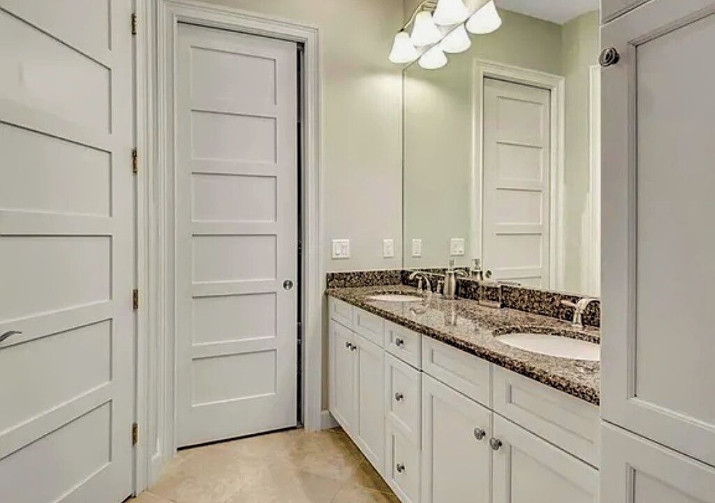 Photo of Bathroom in Naples