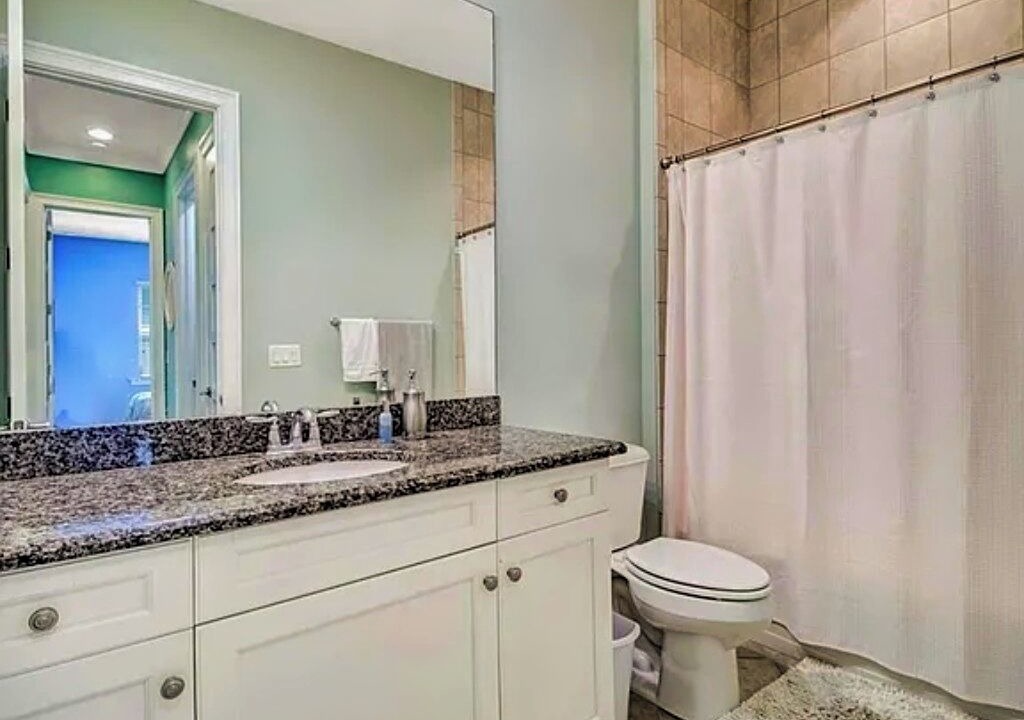 Photo of Bathroom in Naples