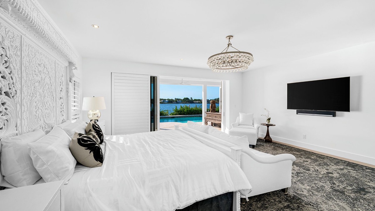 Photo of Bedroom in Royal Harbor
