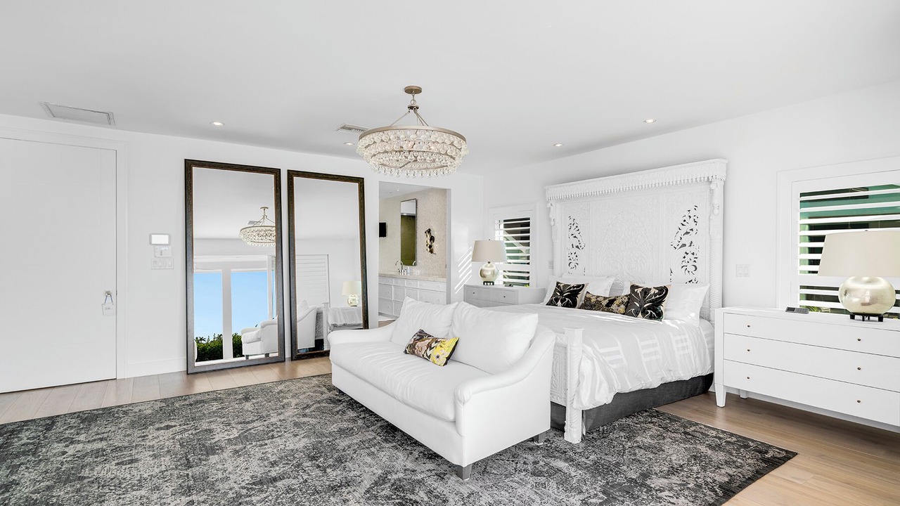 Photo of Bedroom in Royal Harbor