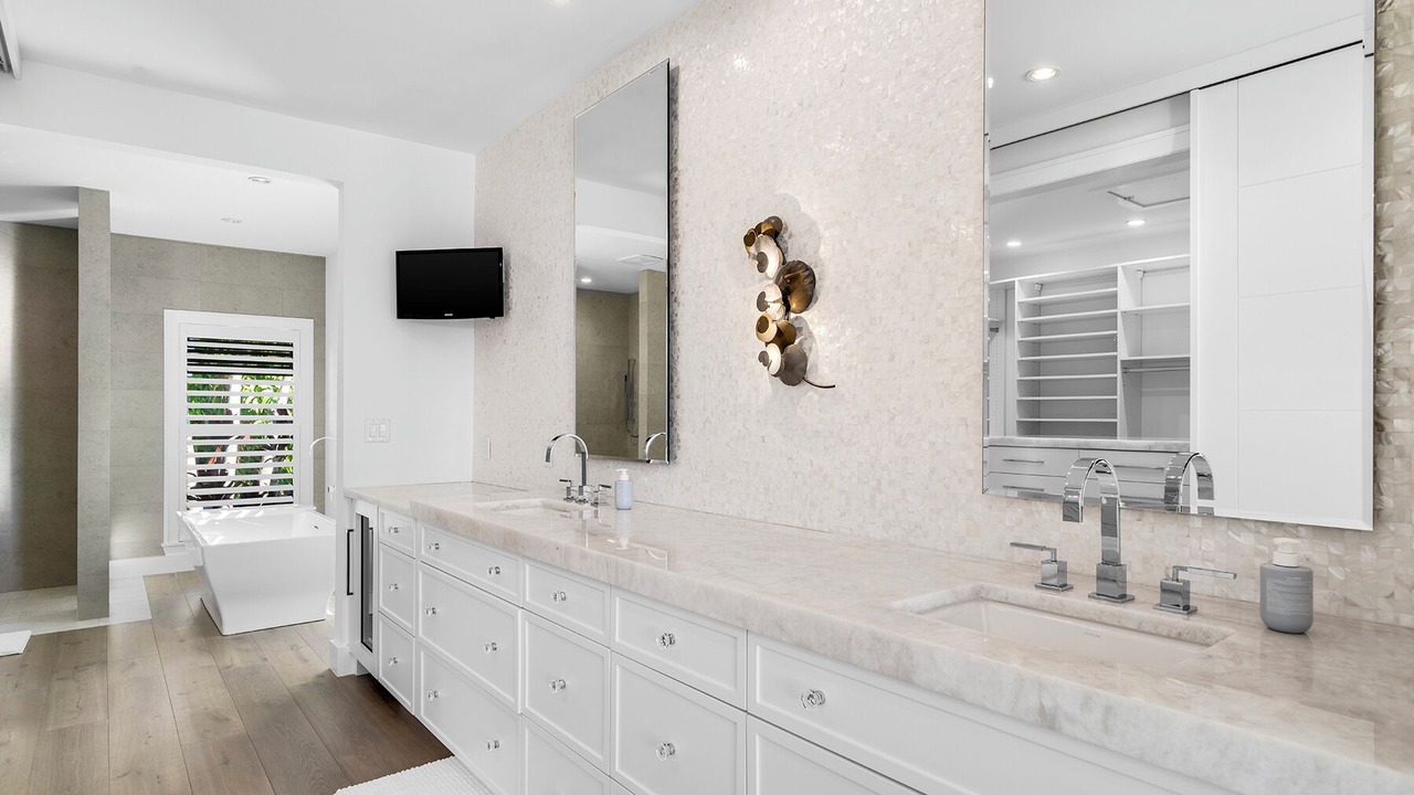 Photo of Bathroom in Royal Harbor