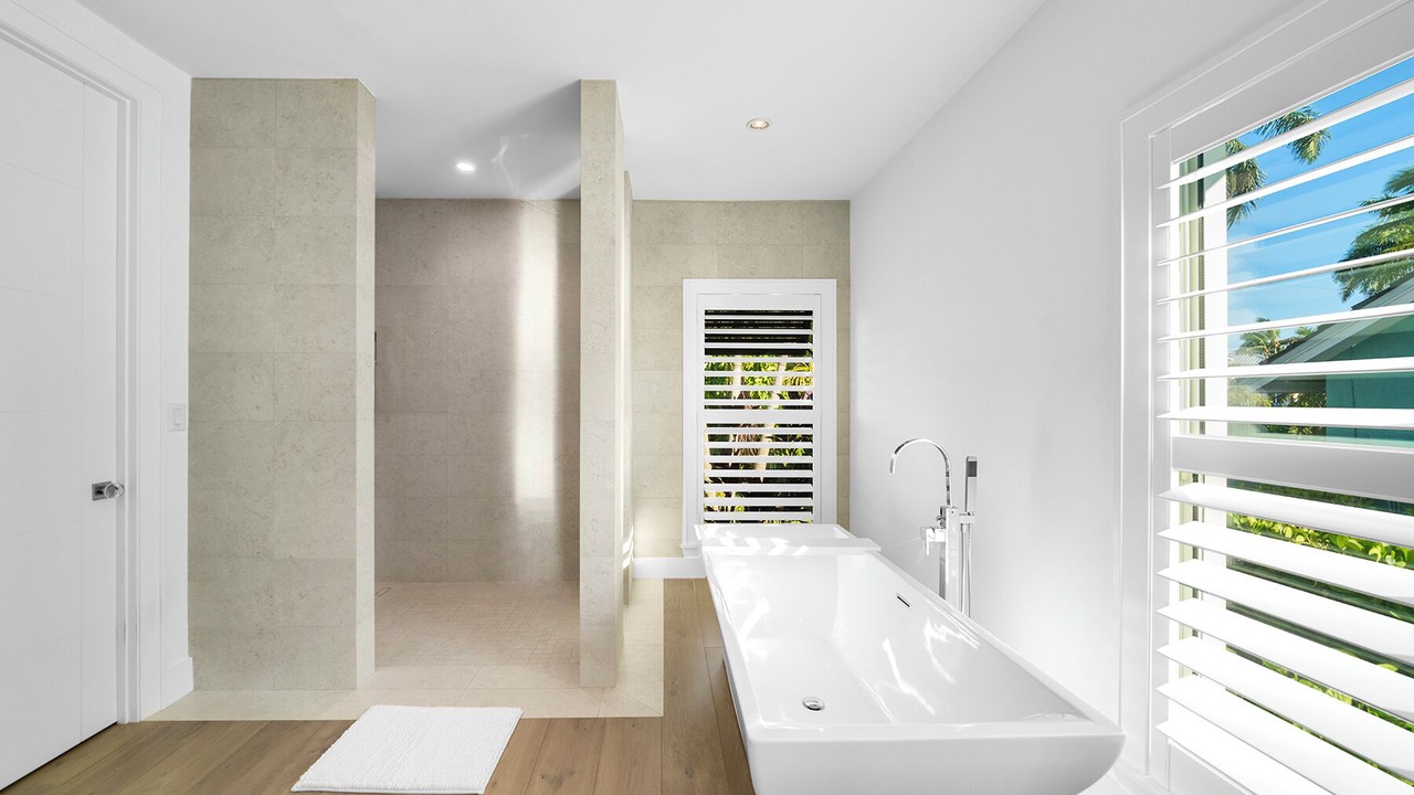 Photo of Bathroom in Royal Harbor