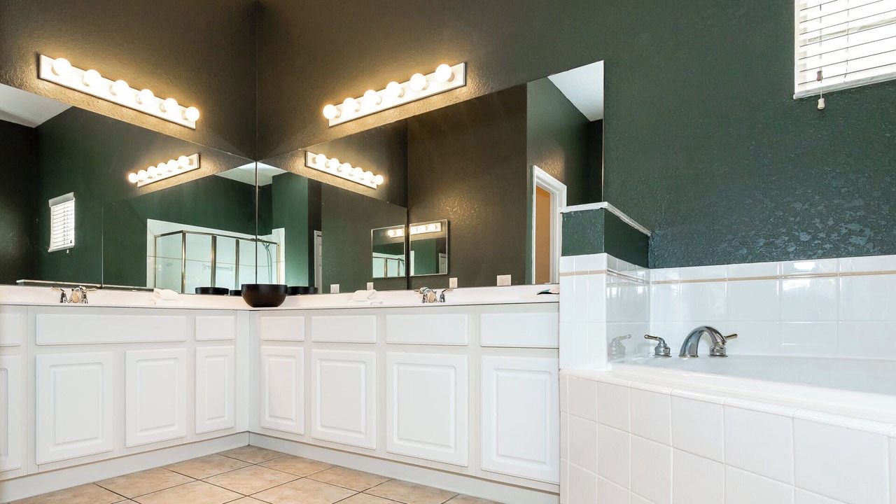 Photo of Bathroom in Bahama Bay